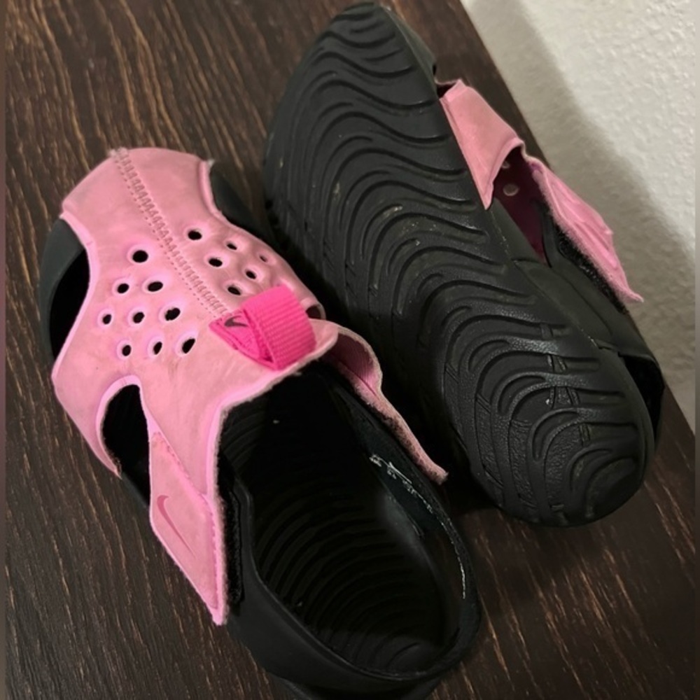 Nike sandals water shoes toddler size 10